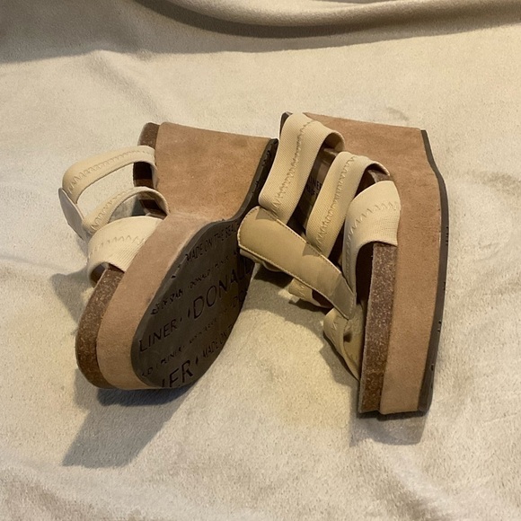 DONALD J Pliner Belle Tan Slide Wedge Sandals Sz 9 - Picture 3 of 7